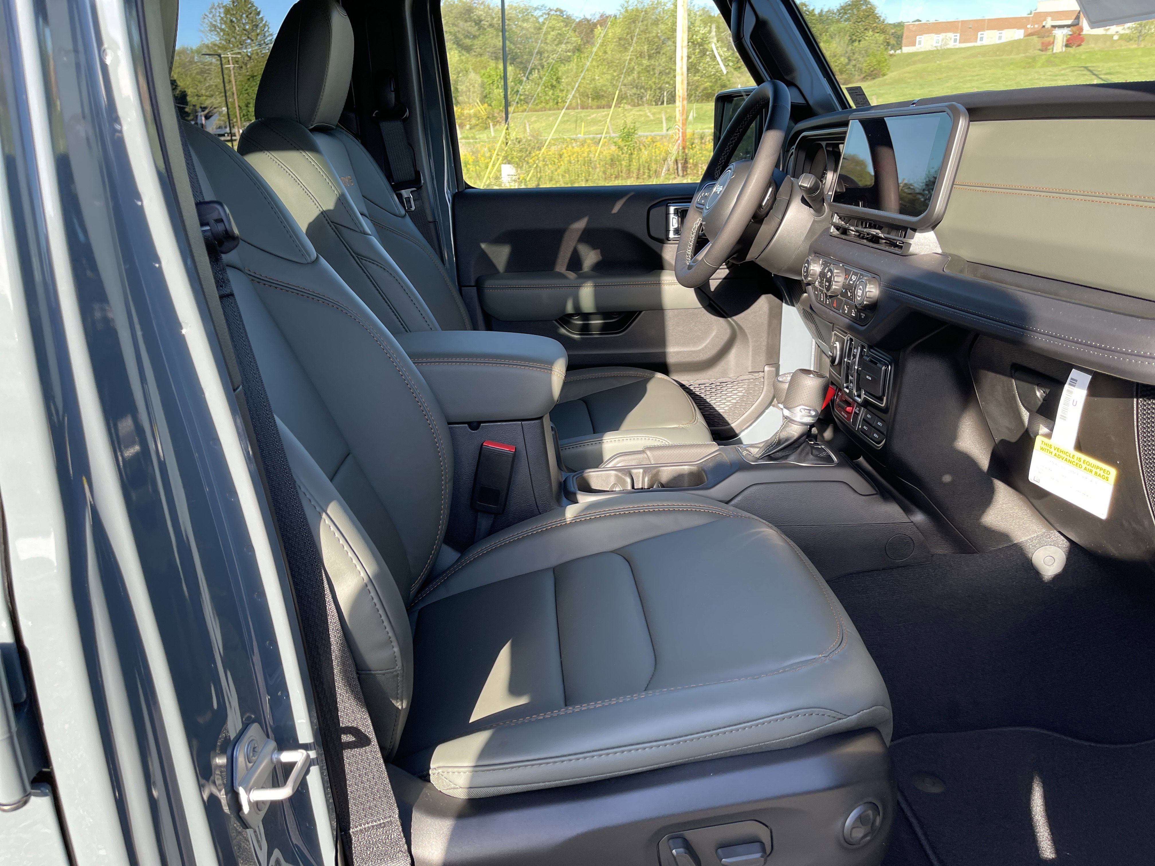 New 2025 Jeep Gladiator Mojave image 16