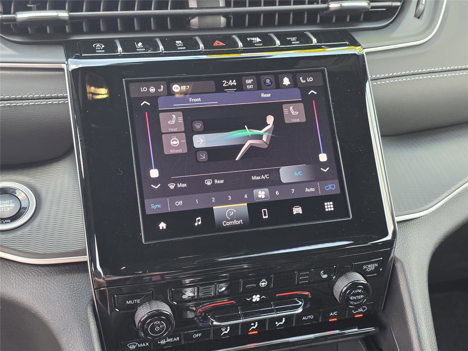 New 2025 Jeep Grand Cherokee L Altitude image 10