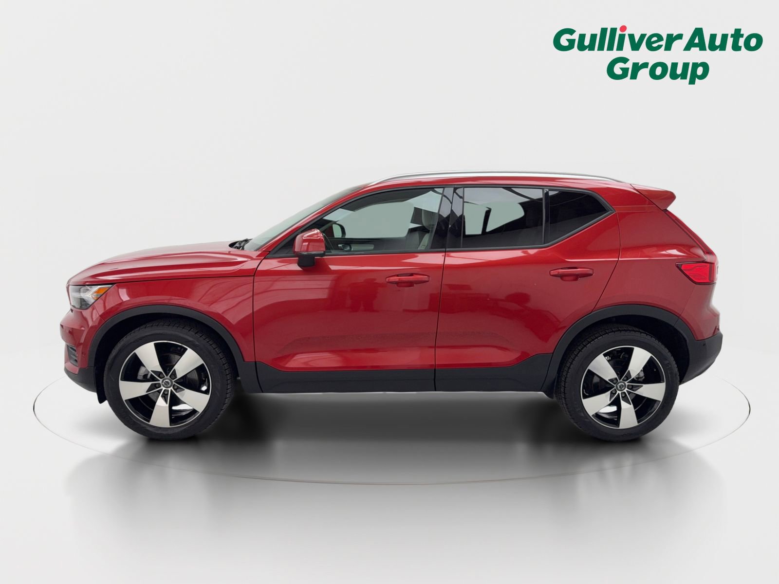 Used 2019 Volvo XC40 T4 Momentum image 3