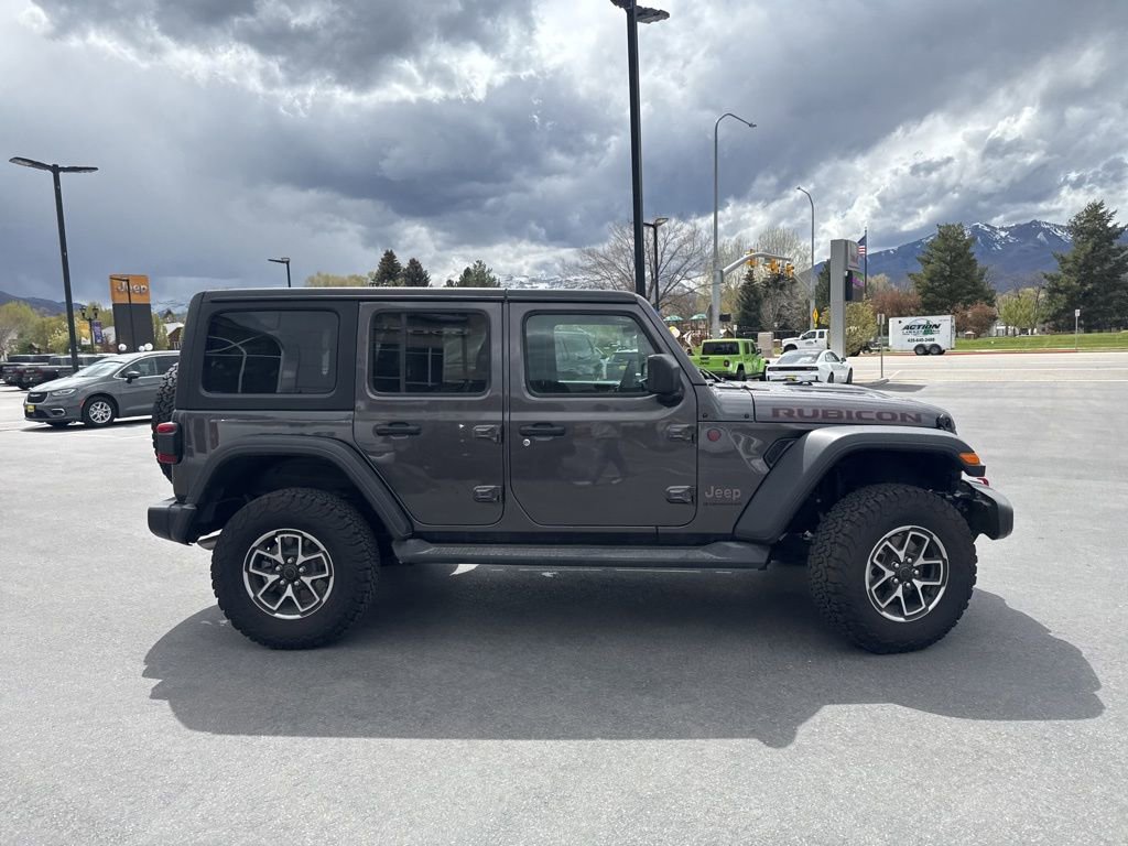 Used 2025 Jeep Wrangler Unlimited Rubicon AWD/4WD image 4