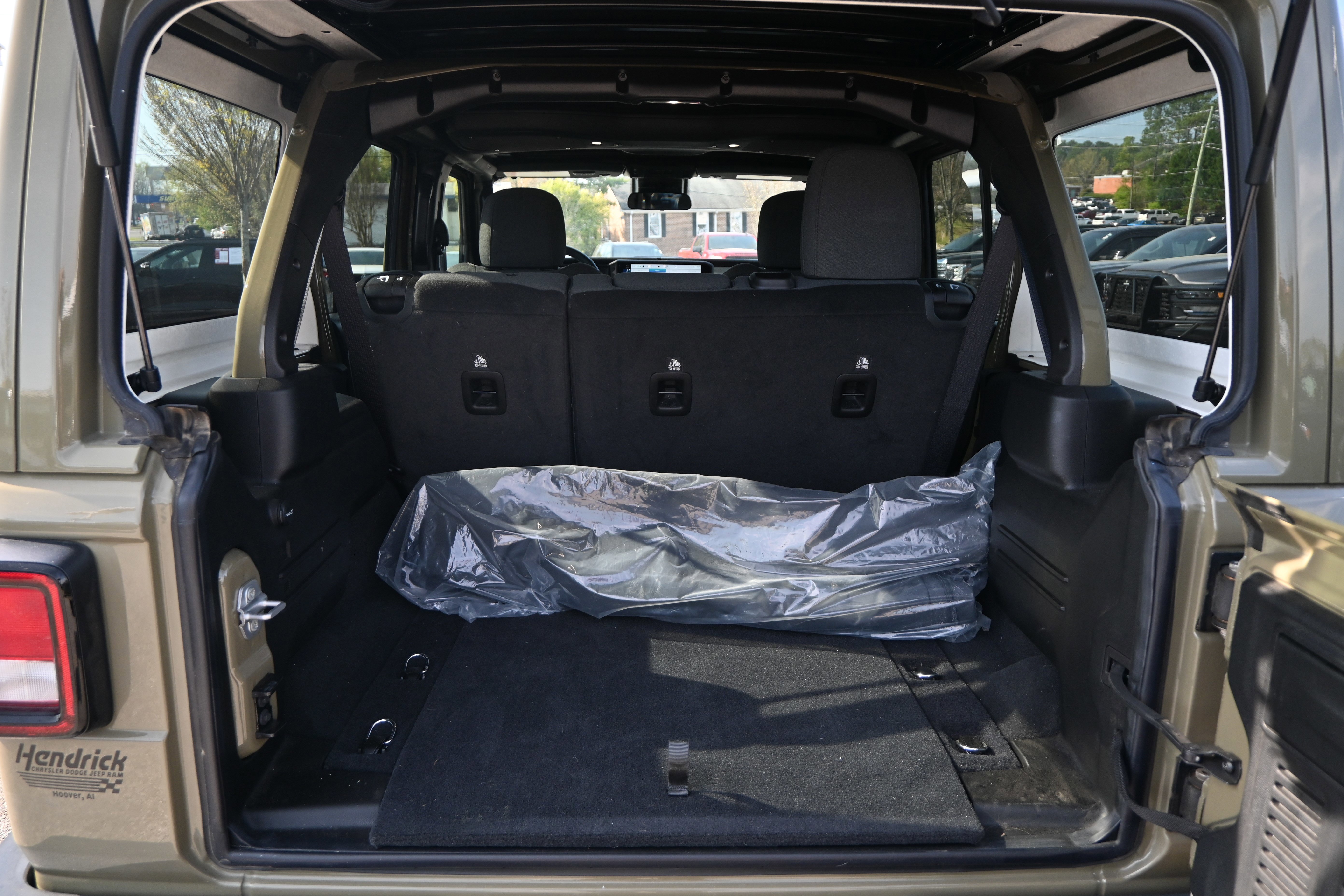 Used 2025 Jeep Wrangler Sport S image 14