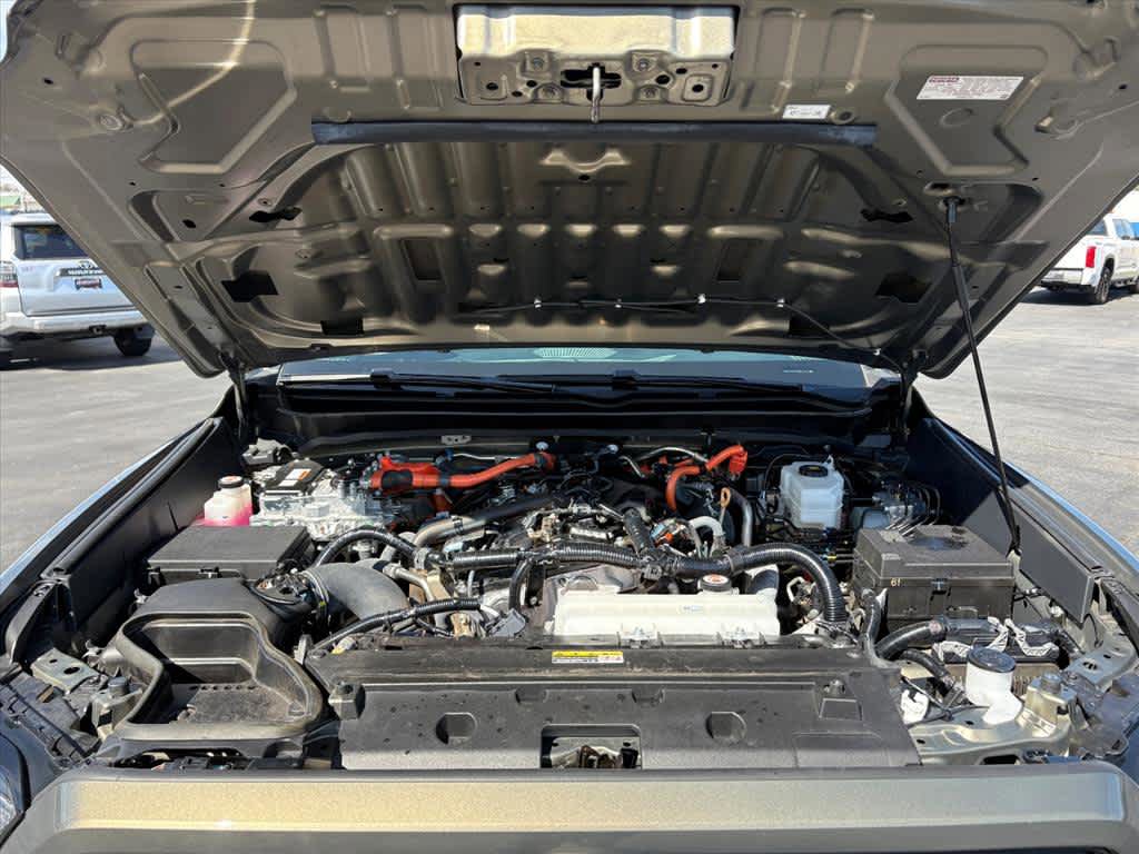 Used 2025 Toyota Tacoma TRD Off-Road AWD/4WD image 31