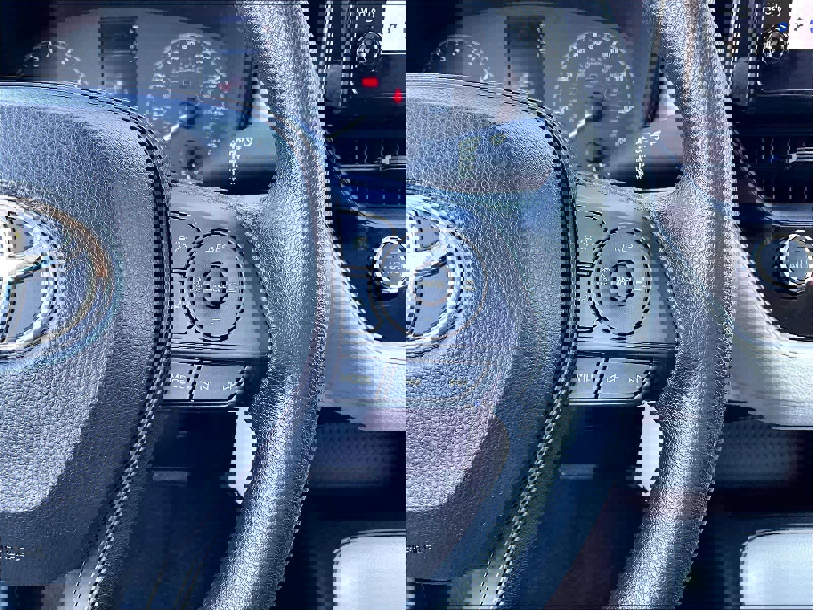 Used 2023 Toyota Corolla LE image 24