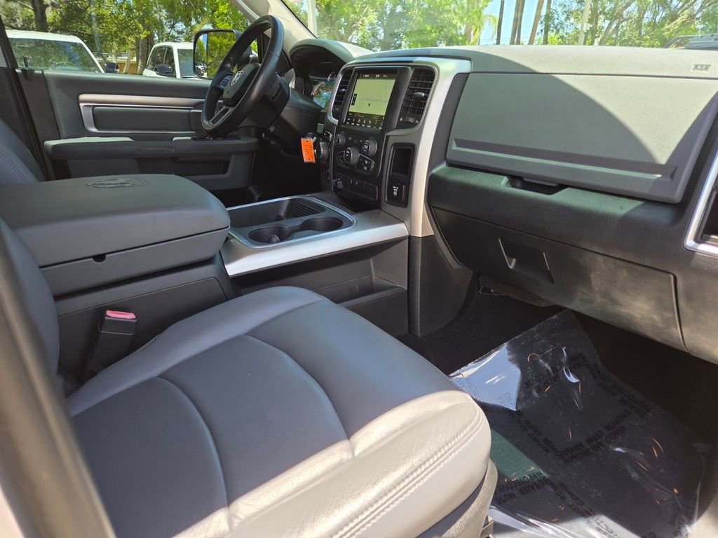 Used 2018 RAM 1500 SLT AWD/4WD image 13