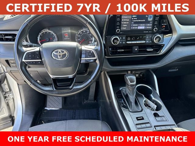 Used 2021 Toyota Highlander LE AWD/4WD image 17
