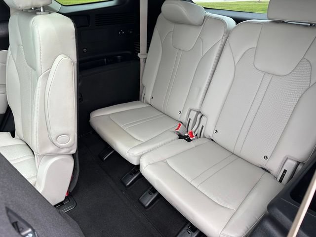 Used 2023 Kia Sorento EX w/ Panoramic Sunroof Package FWD image 16