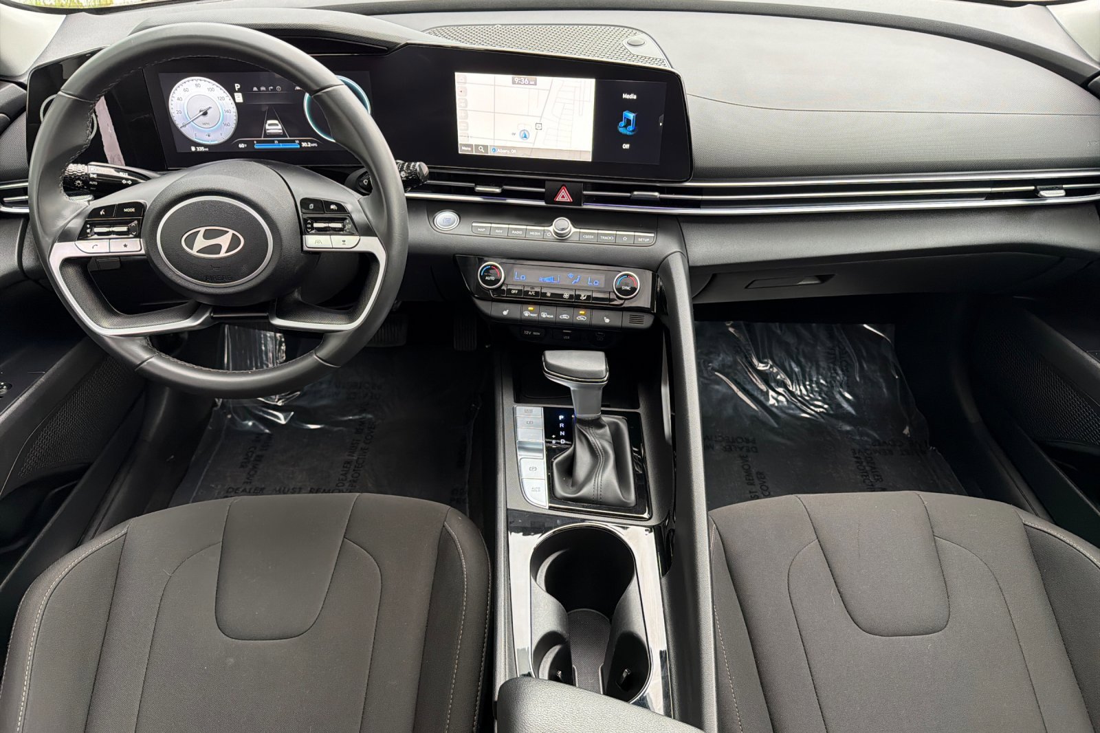 Used 2025 Hyundai Elantra SEL image 12