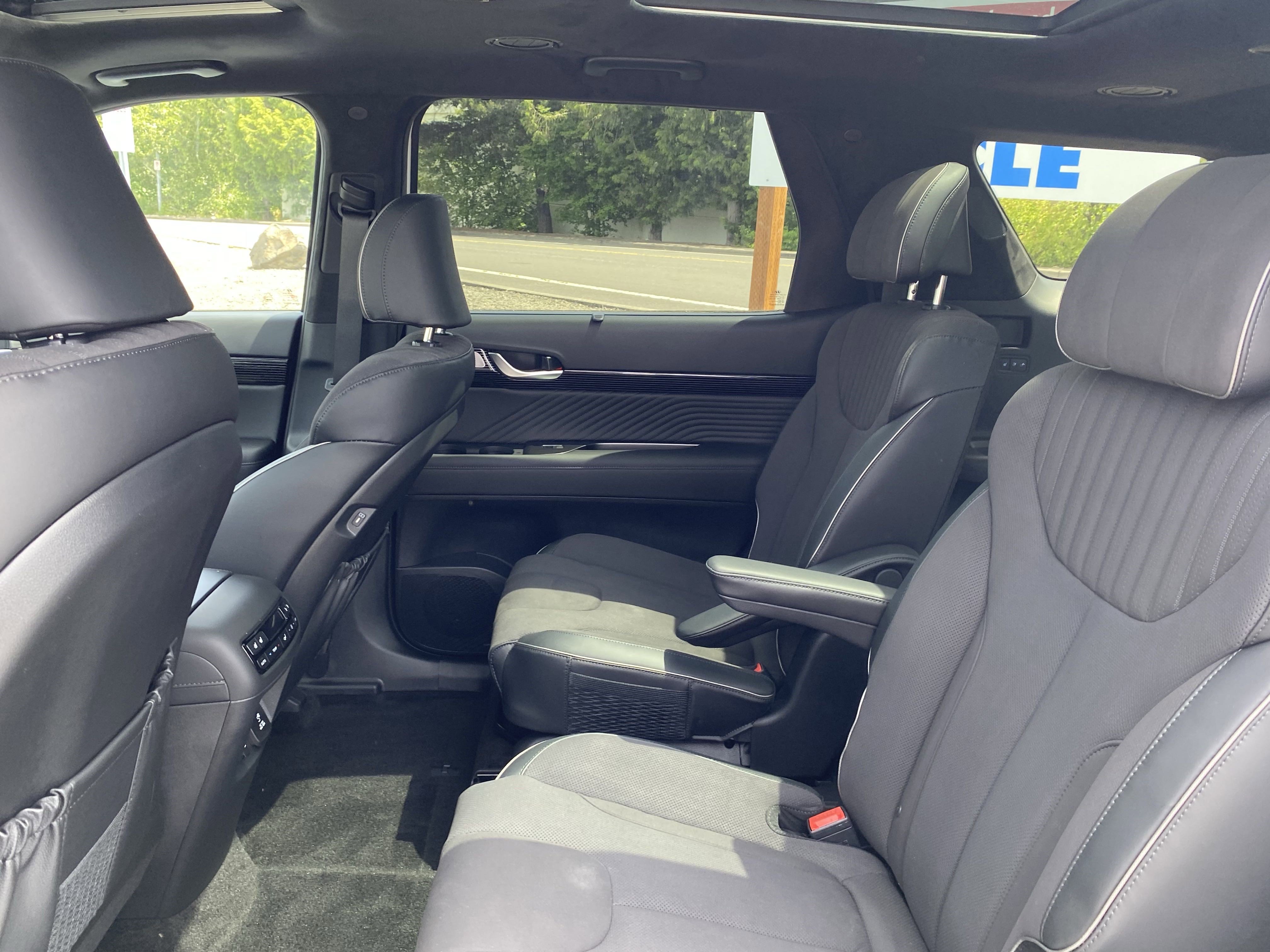 Used 2025 Hyundai Palisade Calligraphy image 14