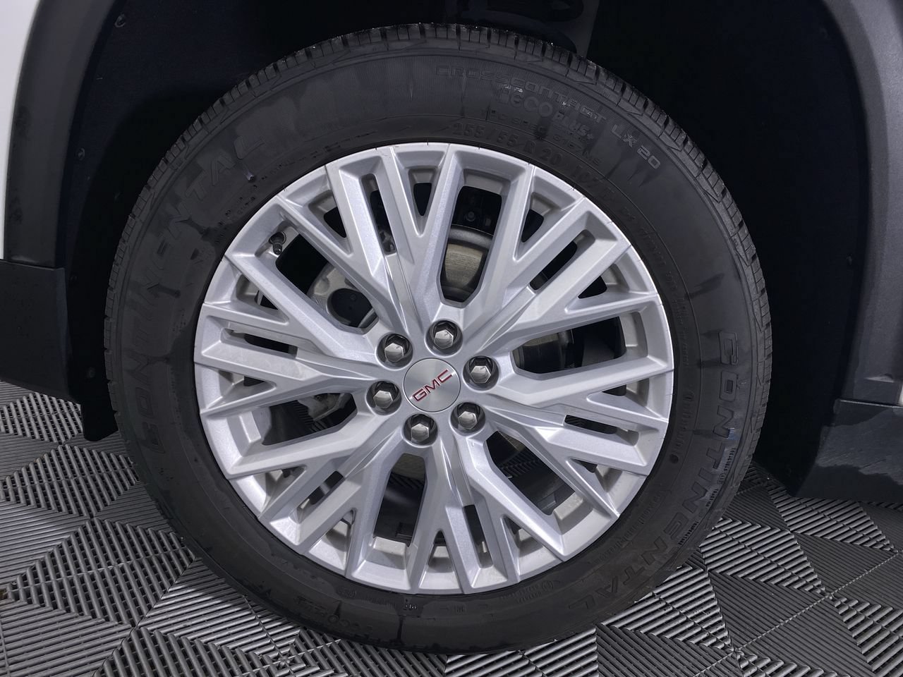 Certified 2026 GMC Acadia Elevation w/ Elevation Premium Package FWD image 16
