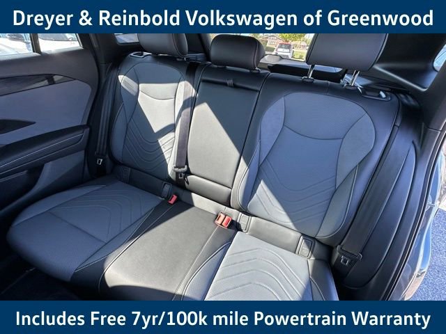 New 2025 Volkswagen Tiguan SE R-Line image 36