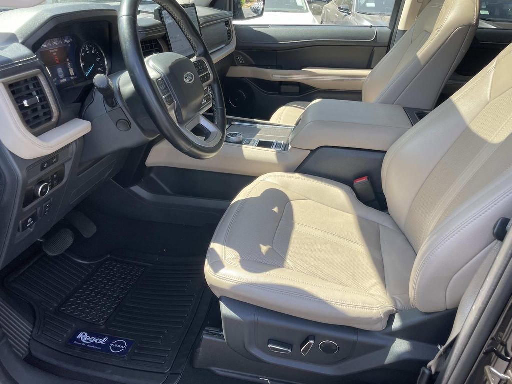Used 2024 Ford Expedition Limited image 18