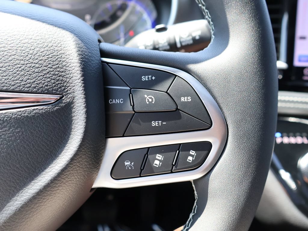 New 2026 Chrysler Pacifica Select FWD image 27