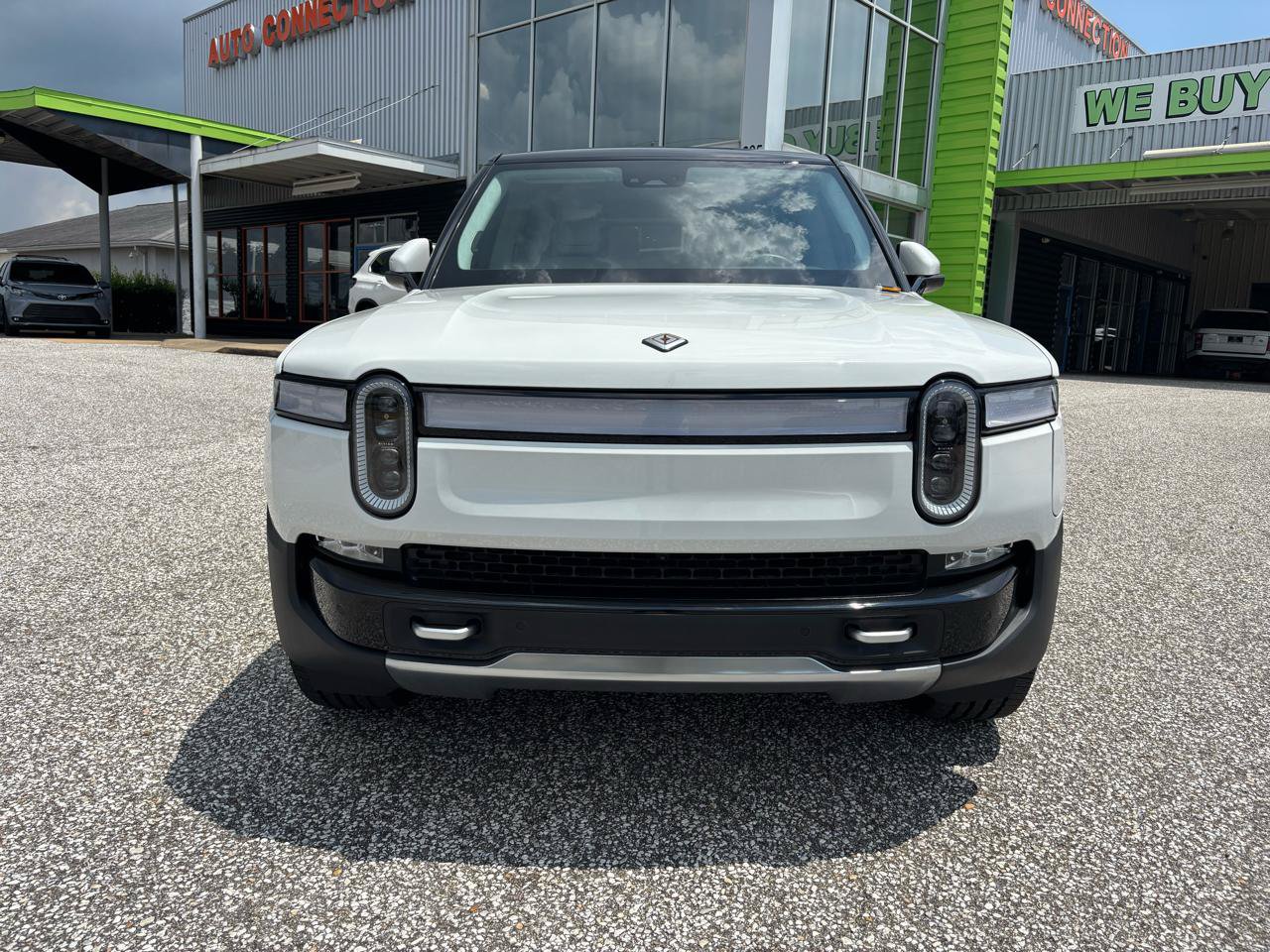 Used 2024 Rivian R1S Adventure AWD/4WD image 8