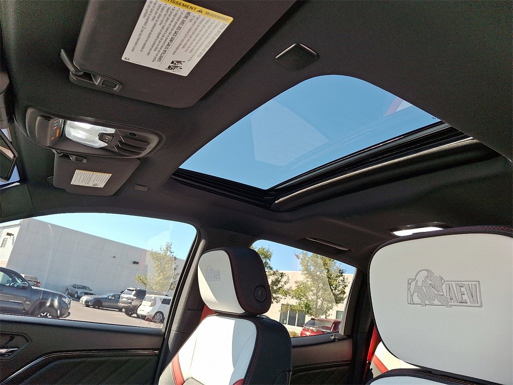 Used 2024 GMC Canyon AT4X w/ AT4X AEV Edition image 17