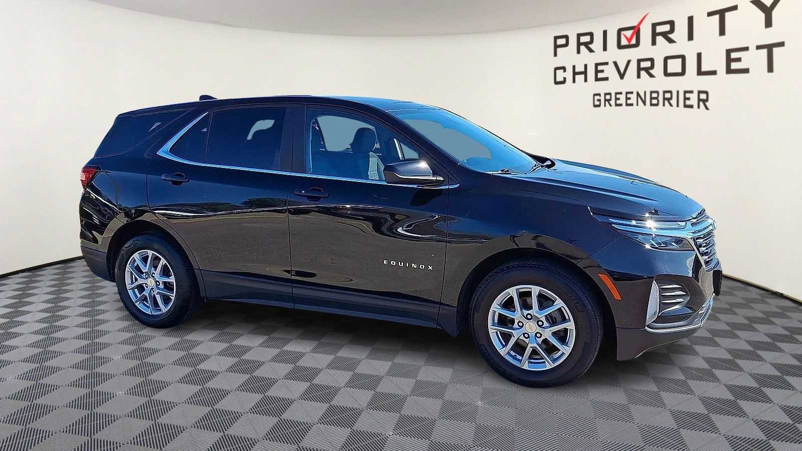 Used 2023 Chevrolet Equinox LT w/ LPO, Floor Liner Package image 2