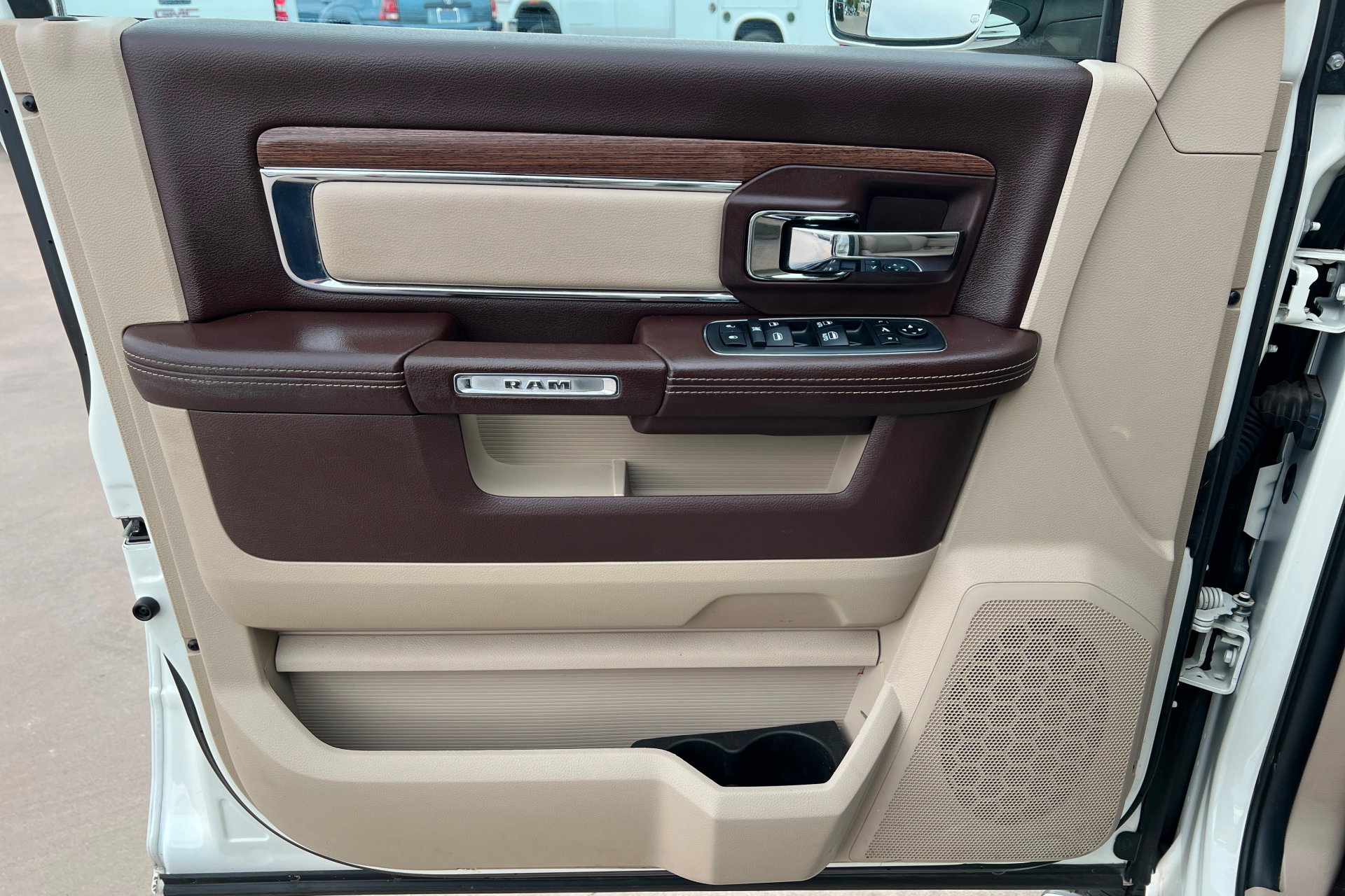 Used 2018 RAM 3500 Laramie image 14