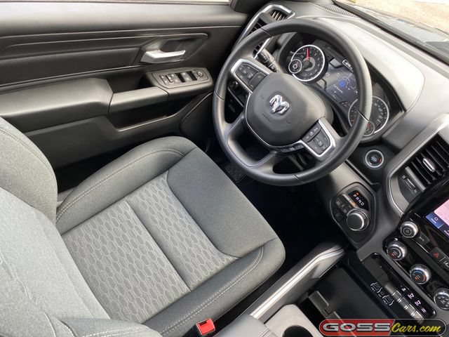 New 2026 RAM 1500 Express AWD/4WD image 19