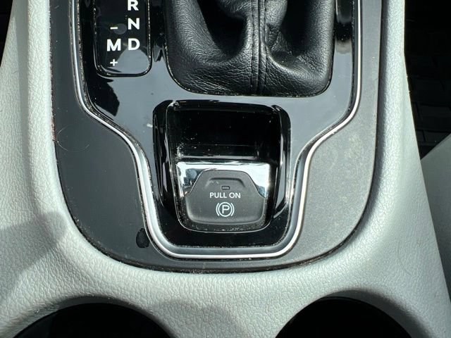 Used 2019 Jeep Cherokee Limited AWD/4WD image 25