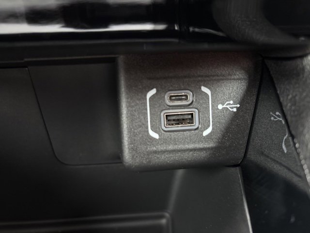 New 2026 Jeep Compass Latitude image 13