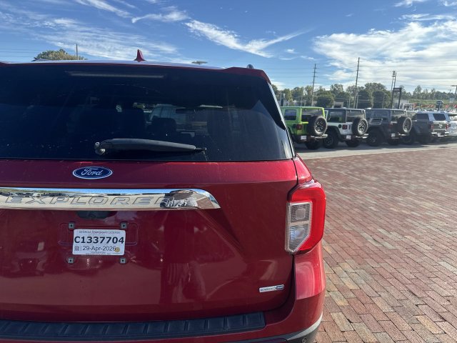Used 2020 Ford Explorer XLT w/ Equipment Group 202A AWD/4WD image 11