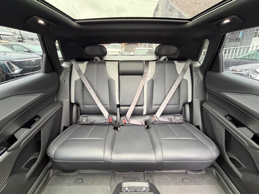 Used 2024 Cadillac Lyriq Tech w/ LPO, Floor Liner Package image 39