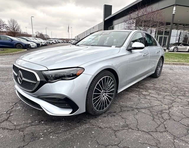 New 2026 Mercedes-Benz E 350 4MATIC Sedan image 4