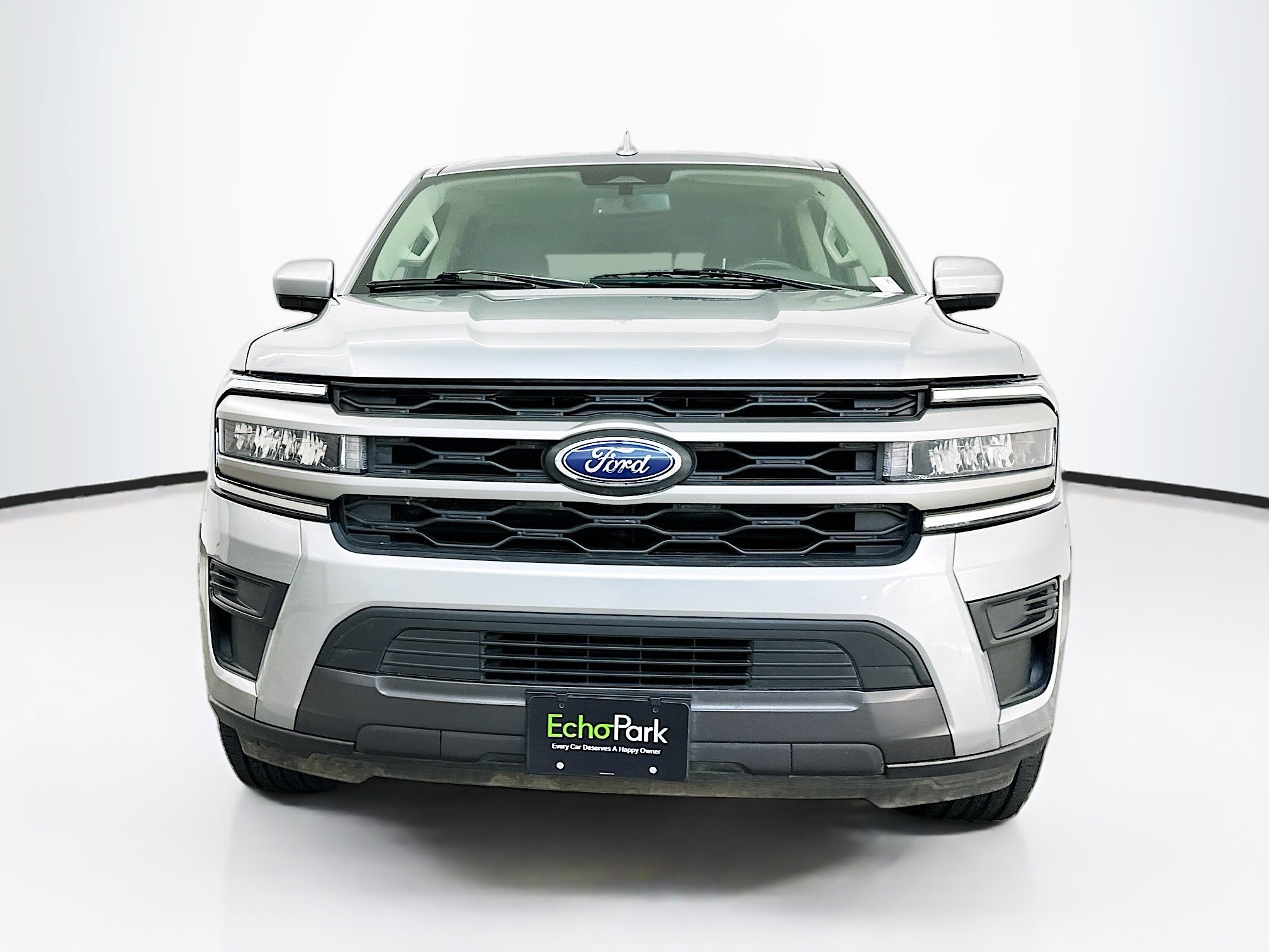 Used 2024 Ford Expedition XLT image 2
