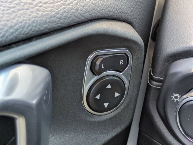 Used 2024 Jeep Wrangler Sahara image 27