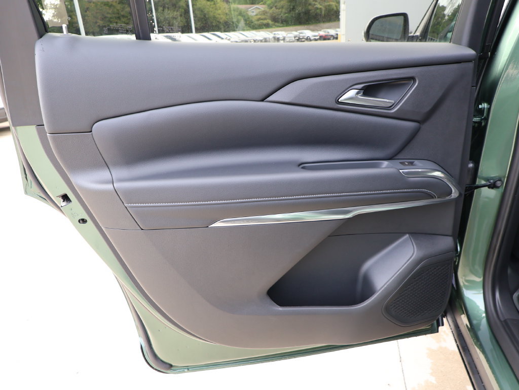 New 2027 Chevrolet Traverse LT w/ Driver Confidence Package FWD image 24