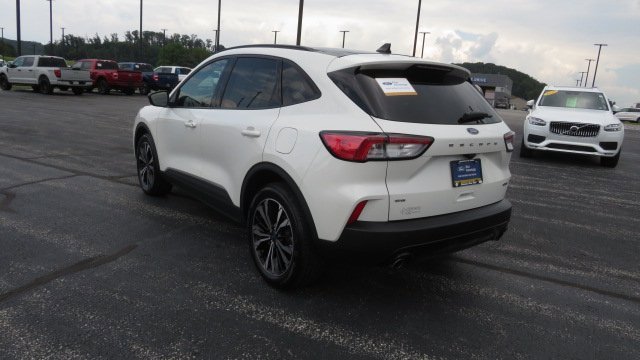 Certified 2022 Ford Escape SE w/ SE Sport Appearance Package image 5