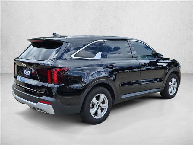 Used 2025 Kia Sorento LX FWD image 5
