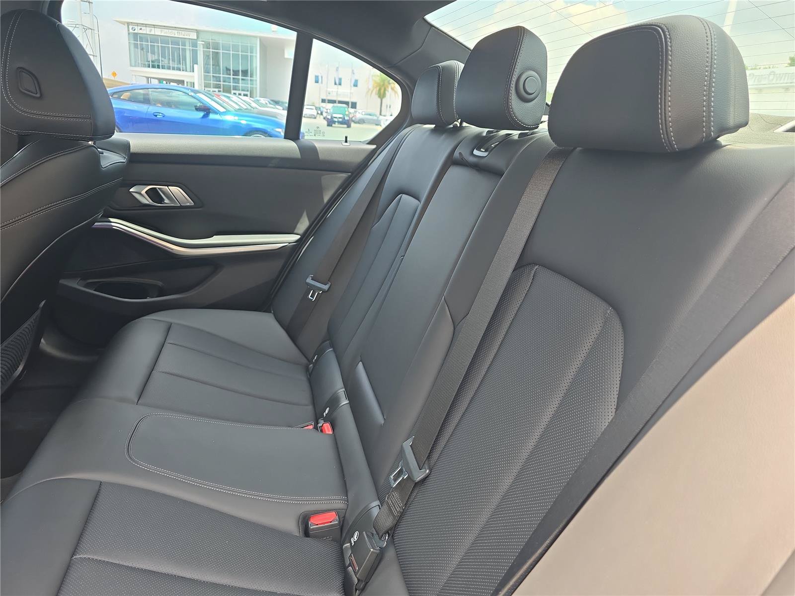 Used 2022 BMW 330i Sedan w/ Driving Assistance Package RWD image 11