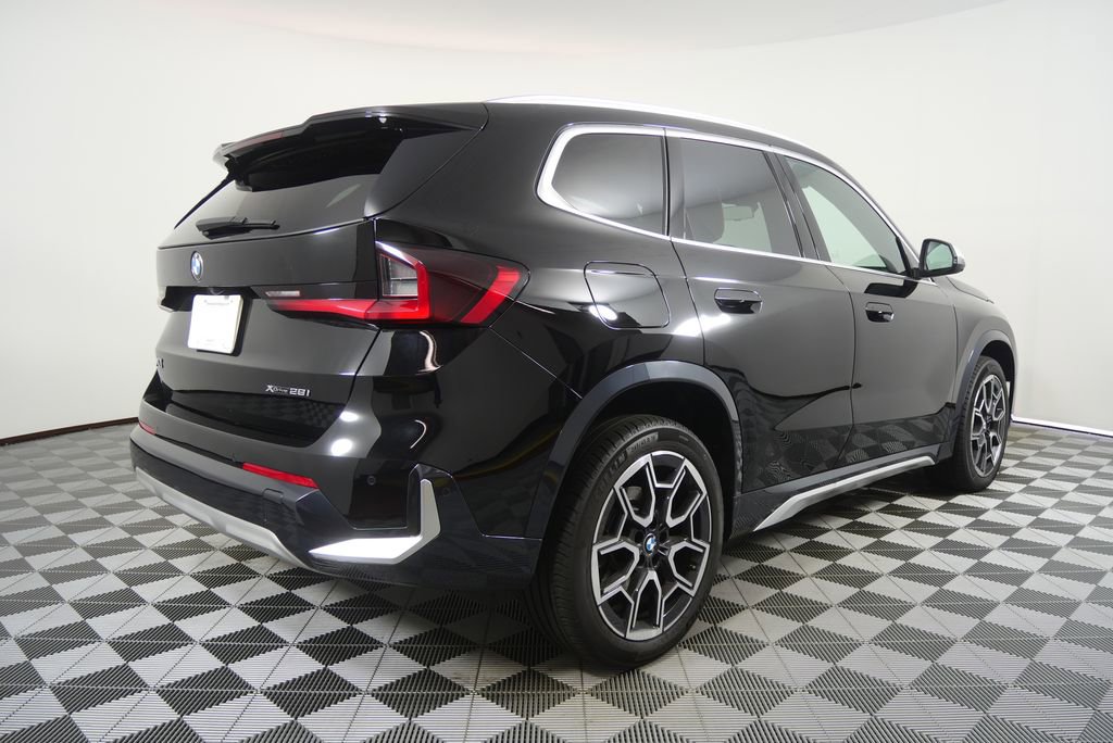 Used 2024 BMW X1 xDrive28i w/ Technology Package AWD/4WD image 3
