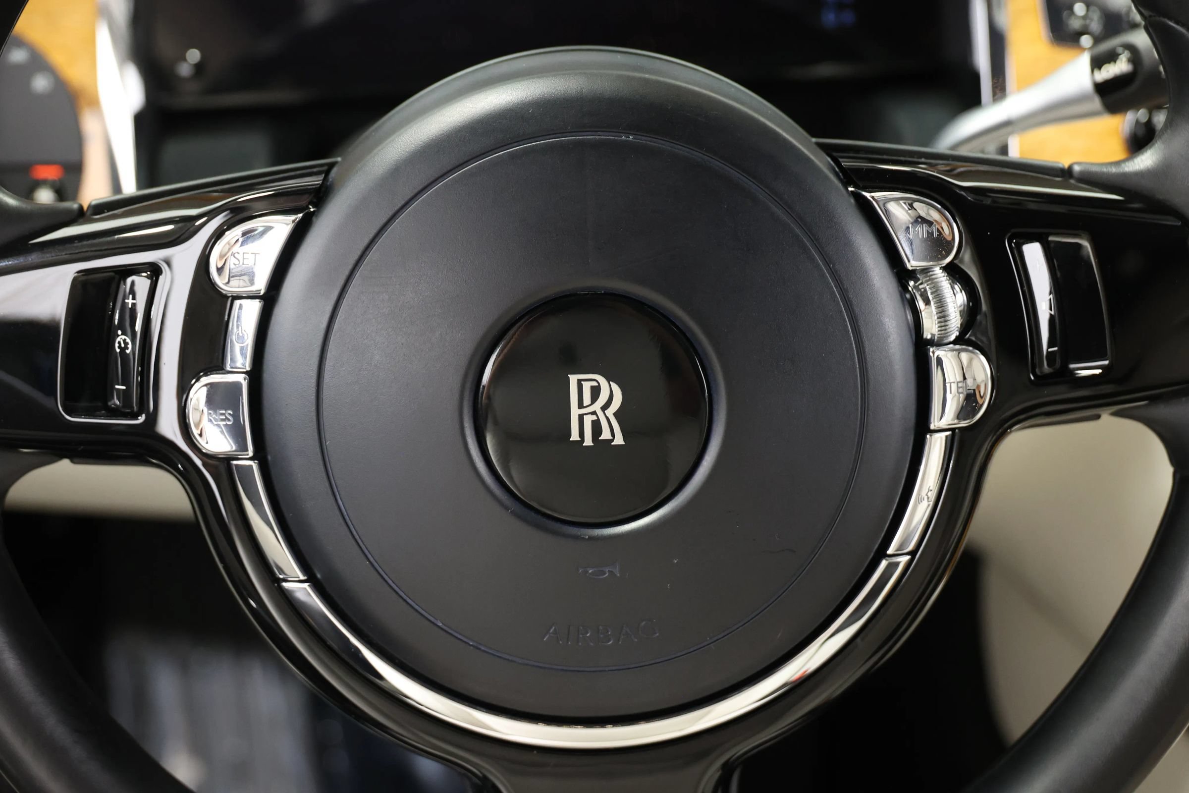Used 2017 Rolls-Royce Wraith RWD image 34