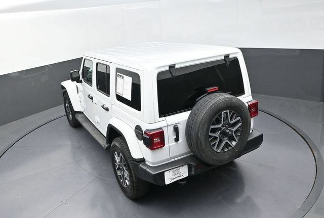 Used 2024 Jeep Wrangler Unlimited Sahara AWD/4WD image 15