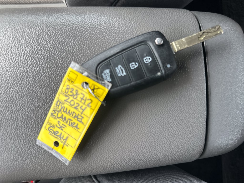 Used 2024 Hyundai Elantra SE FWD image 34