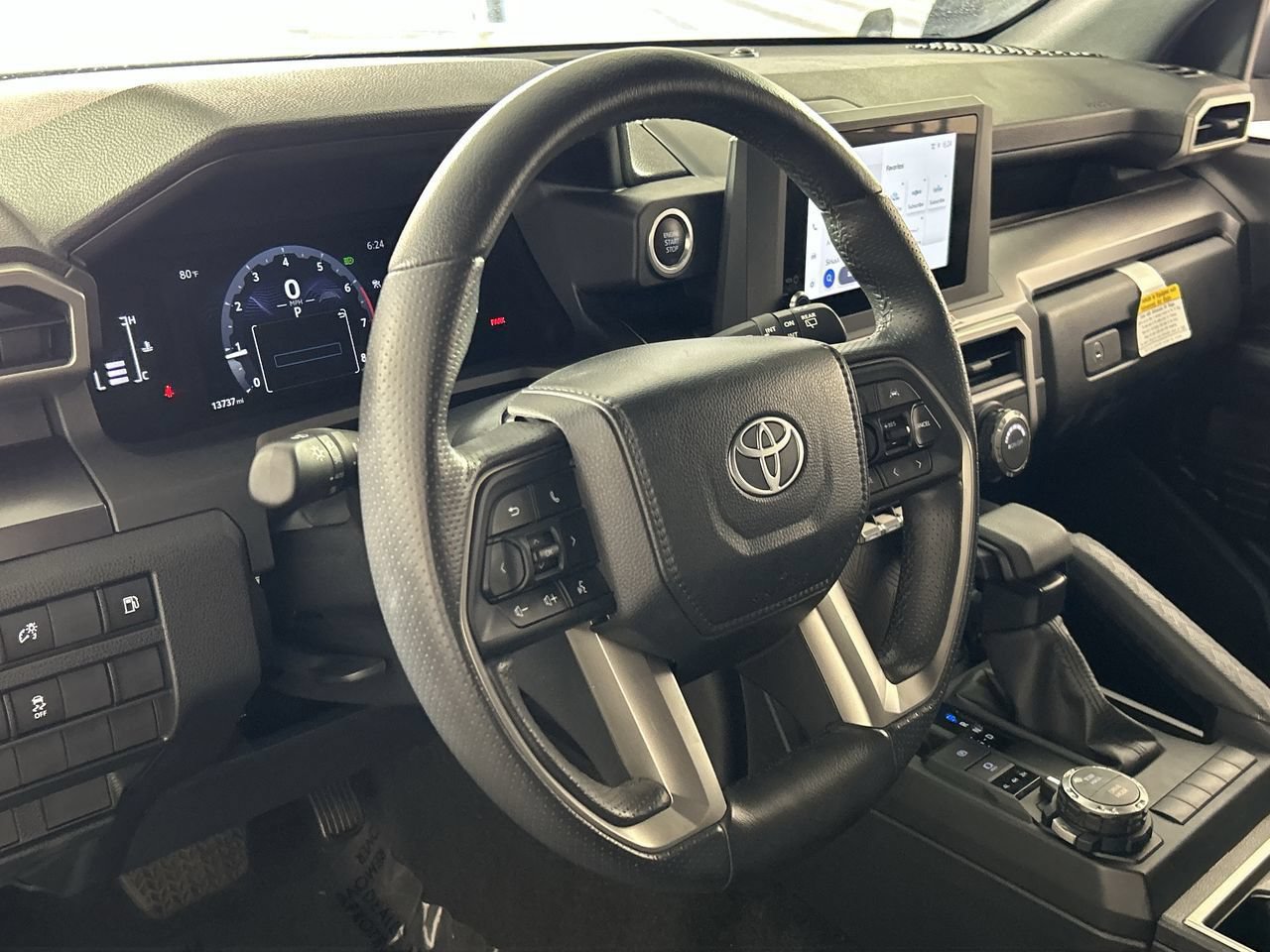 Used 2025 Toyota 4Runner SR5 AWD/4WD image 13