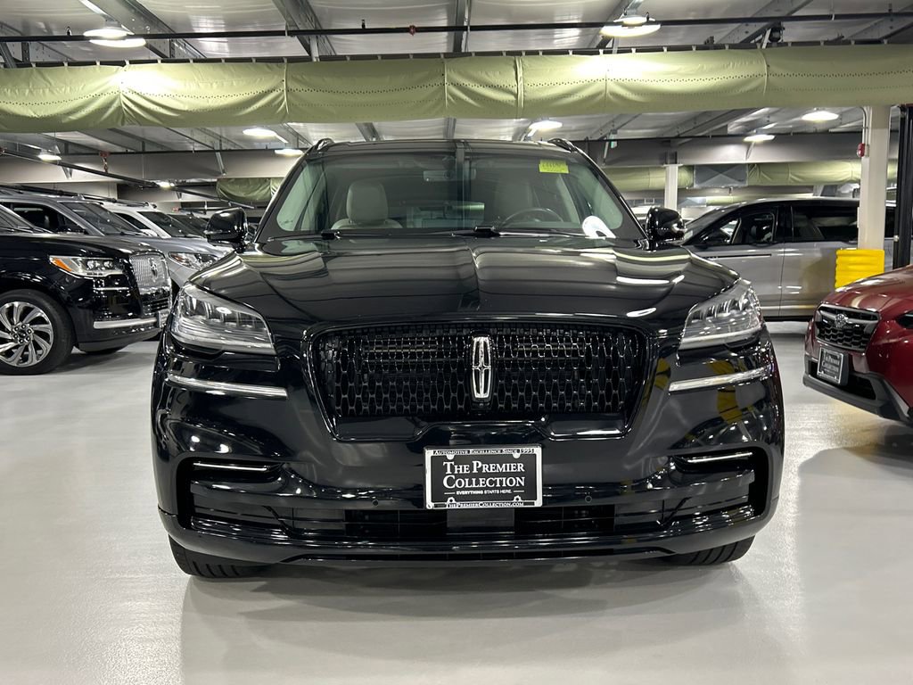 Used 2023 Lincoln Aviator Reserve w/ Jet Package AWD/4WD image 6