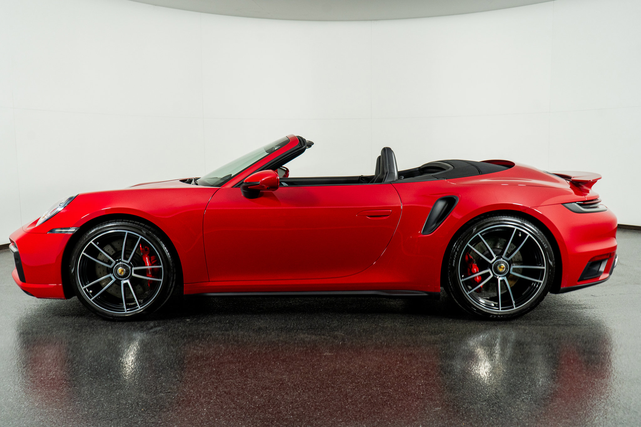 Used 2024 Porsche 911 Turbo image 17