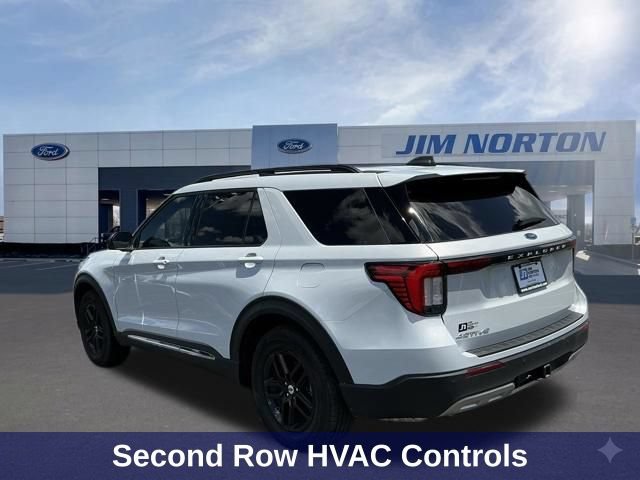 Used 2025 Ford Explorer Active w/ Active Comfort Package RWD image 7
