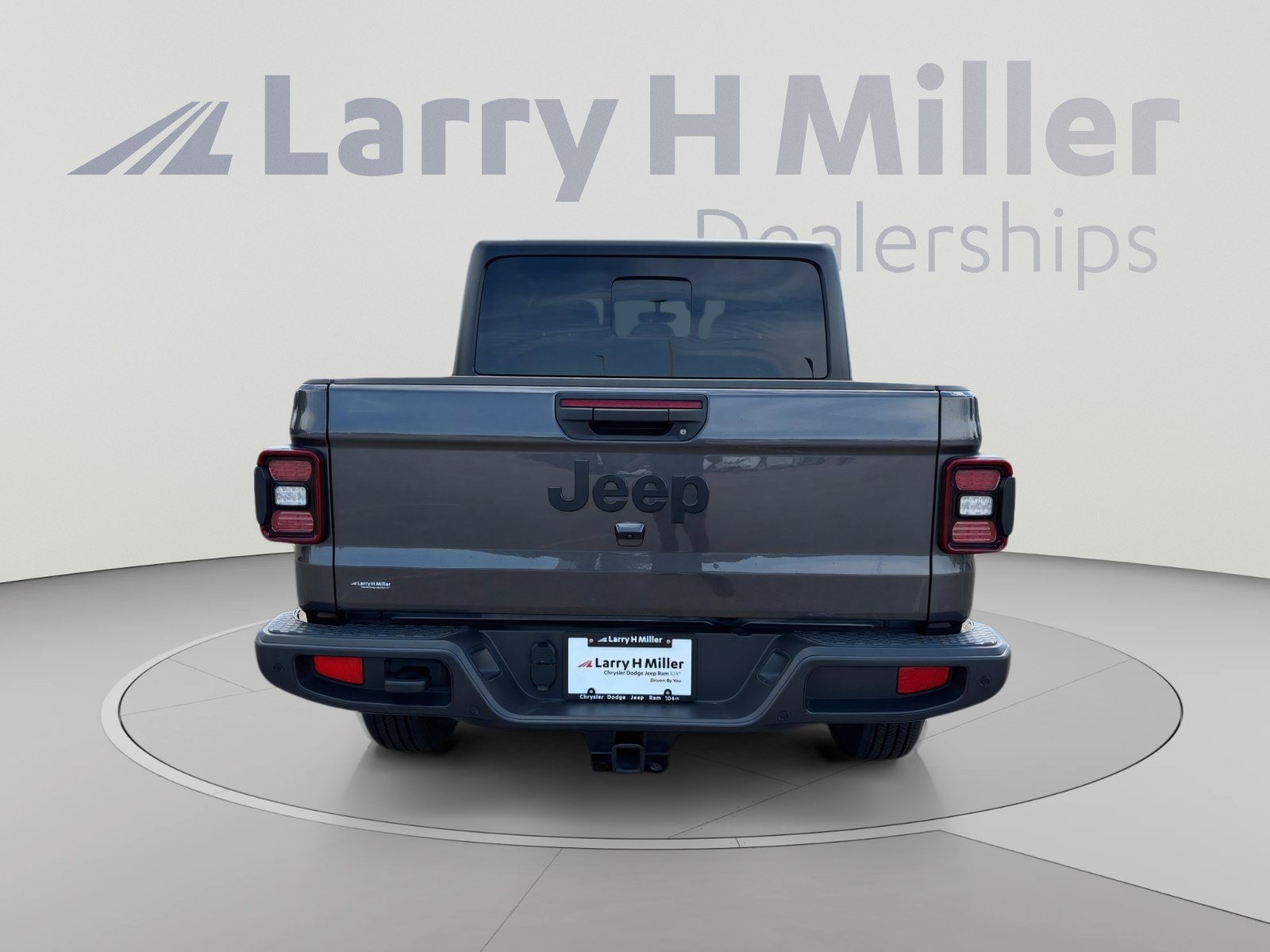 Used 2023 Jeep Gladiator Sport AWD/4WD image 5