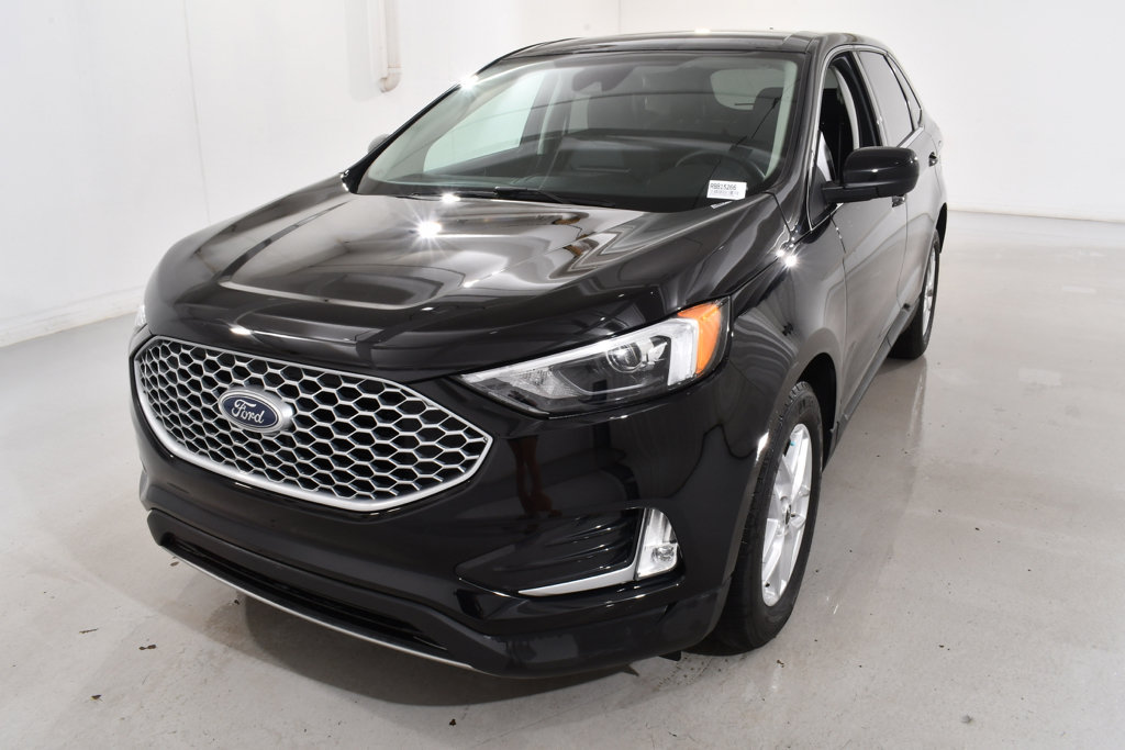 Used 2024 Ford Edge SEL w/ Convenience Package AWD/4WD image 2