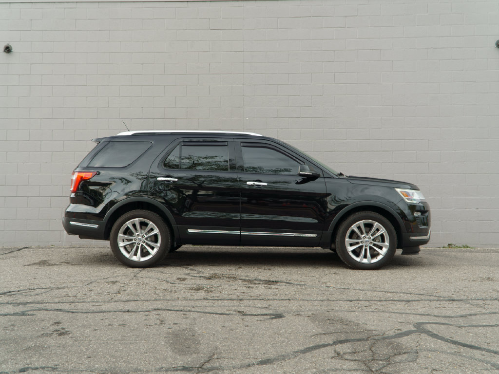 Used 2018 Ford Explorer Limited w/ Equipment Group 301A AWD/4WD image 8