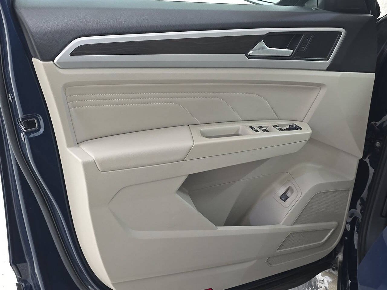 Used 2023 Volkswagen Atlas SE FWD image 5