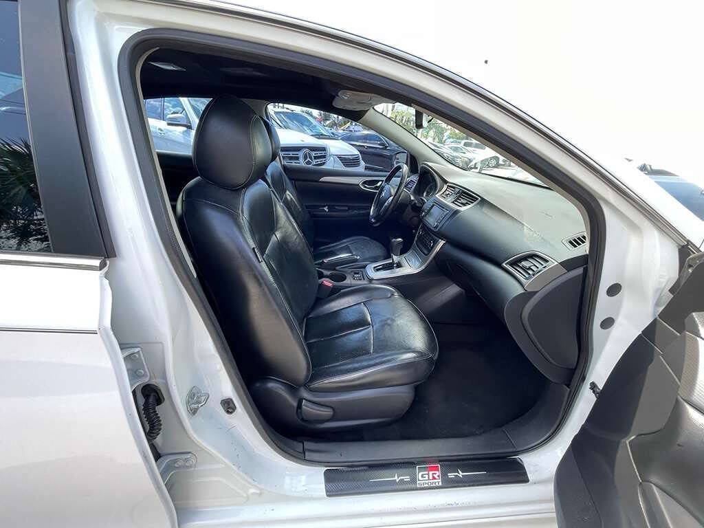 Used 2015 Nissan Sentra SR w/ SR Premium Package FWD image 10