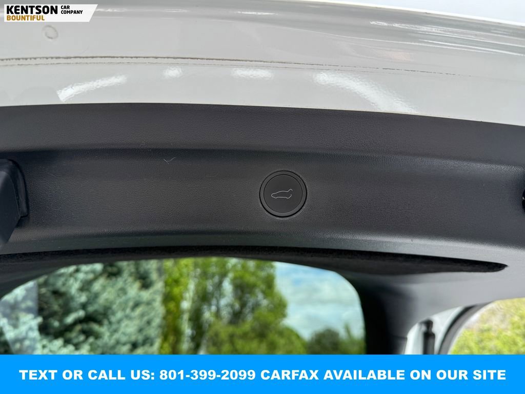 Used 2023 Tesla Model Y Performance AWD/4WD image 30