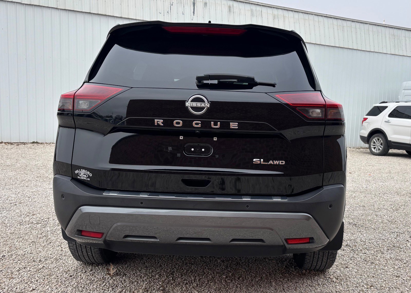 Used 2023 Nissan Rogue SL w/ SL Premium Package image 4