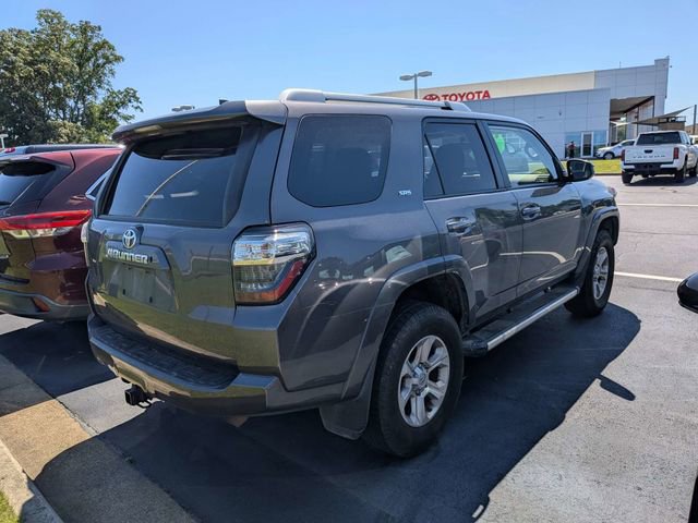 Used 2017 Toyota 4Runner SR5 AWD/4WD image 3