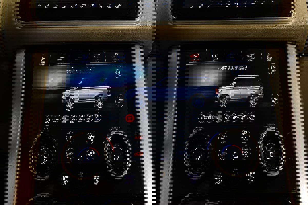 Used 2020 Land Rover Range Rover HSE AWD/4WD image 30