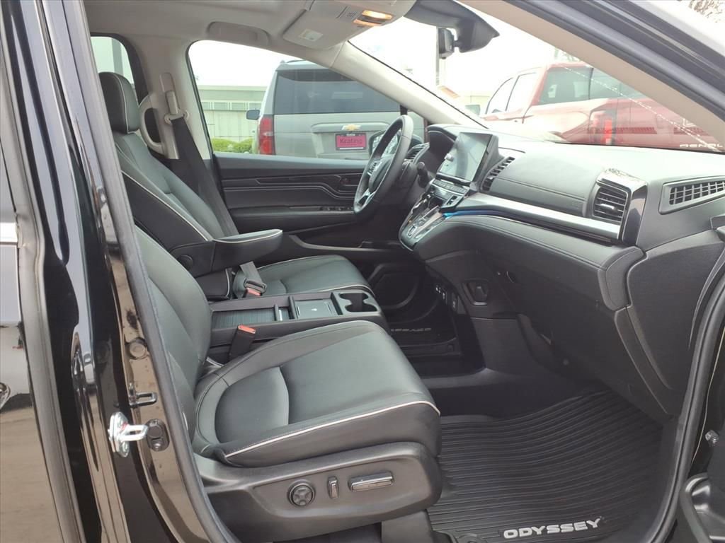 Used 2025 Honda Odyssey Touring image 18